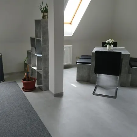 Apartament Und Loebau, Stadt- Und Messenah *