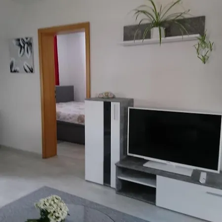 Апартаменты Und Loebau, Stadt- Und Messenah Лёбау