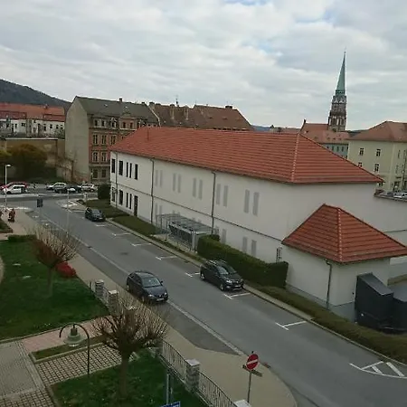 Апартаменты Und Loebau, Stadt- Und Messenah *